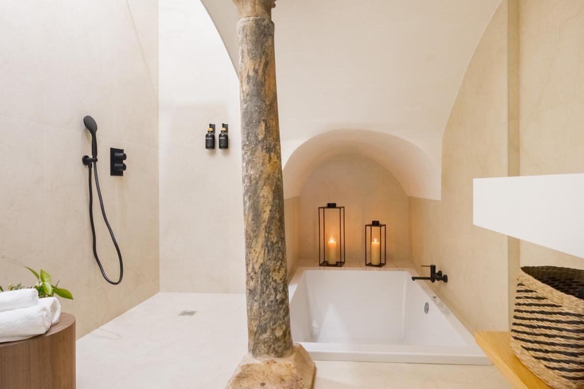 Luxurious With Jacuzzi In Casa Pilatos Apartment