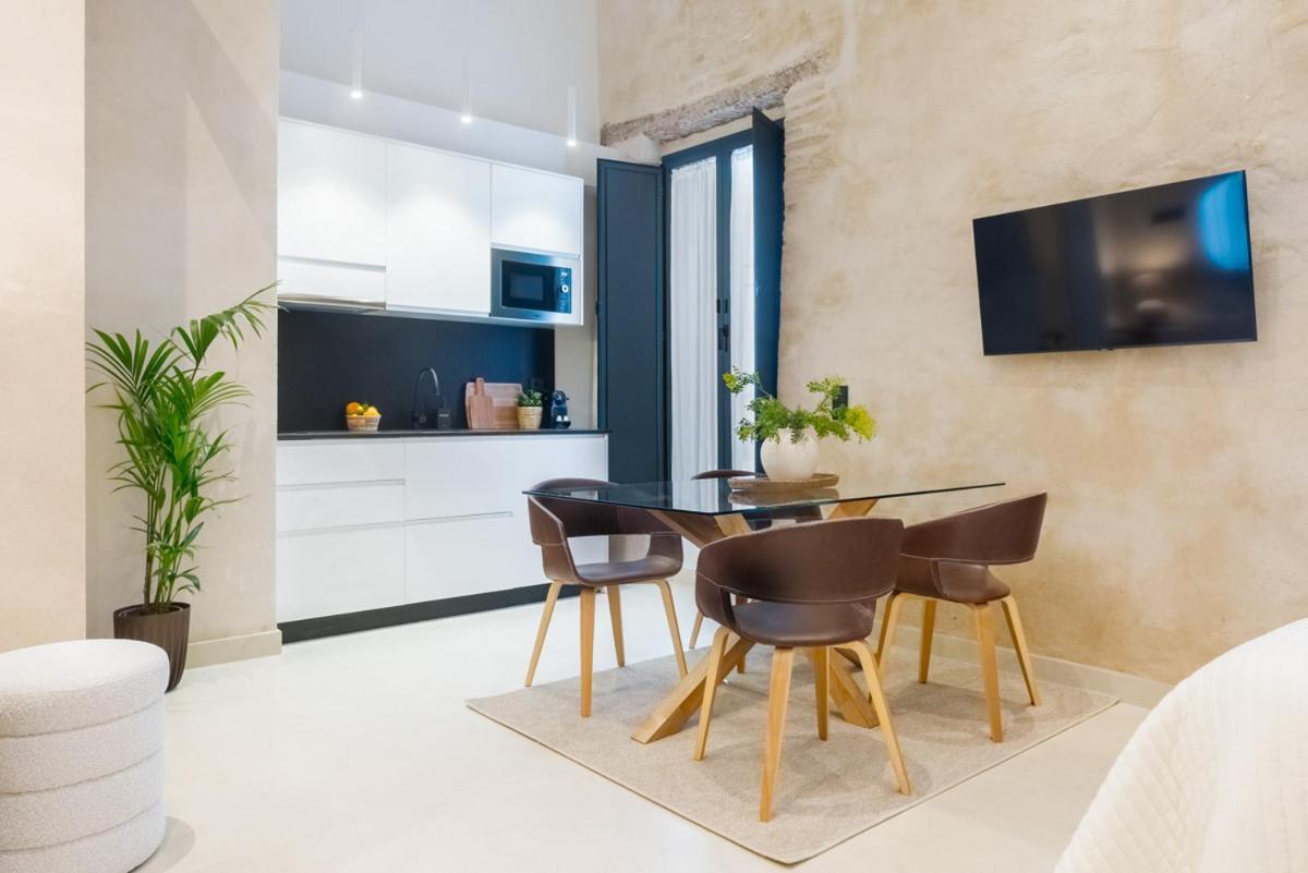 Luxurious With Jacuzzi In Casa Pilatos Appartement *