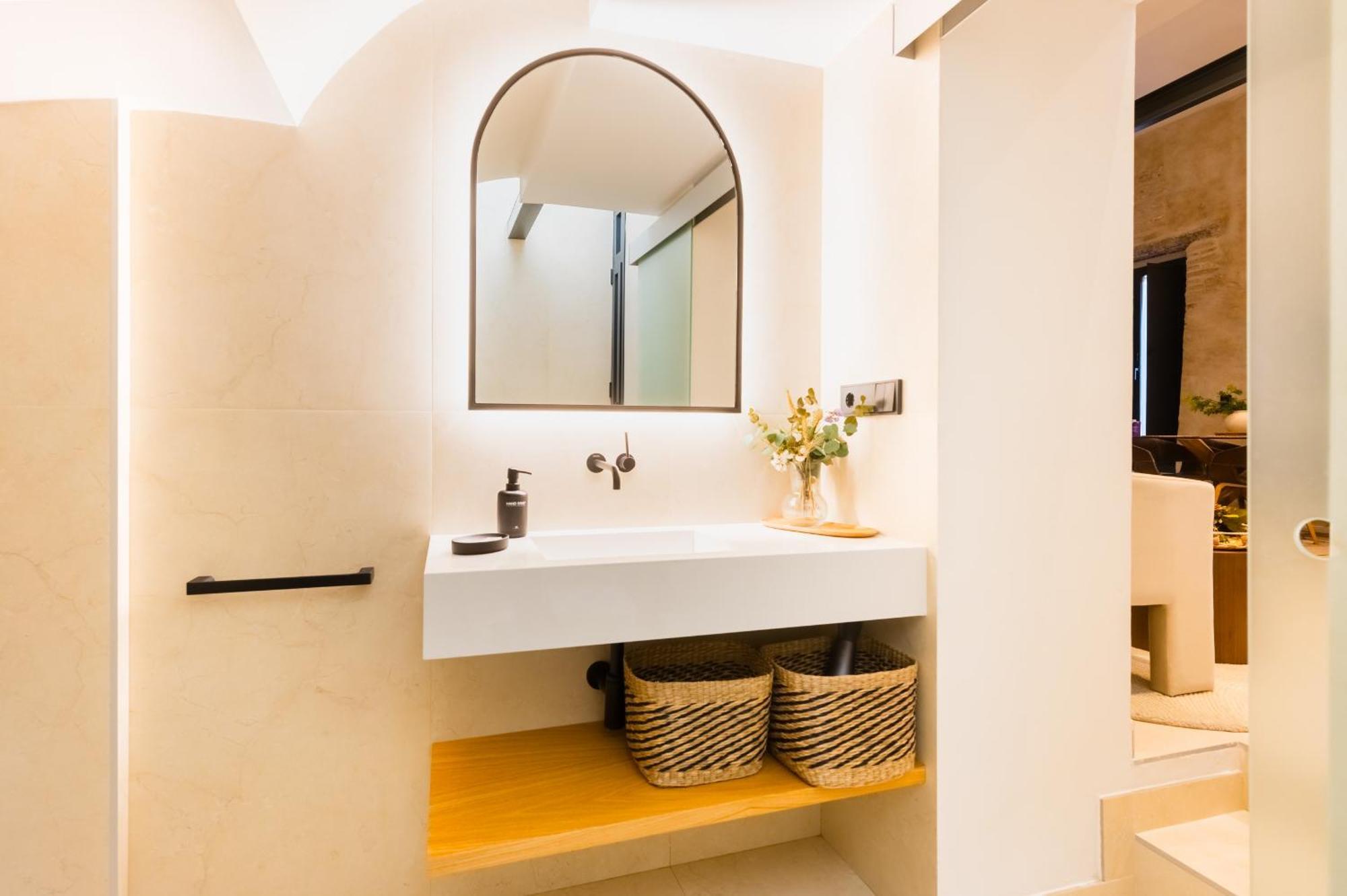 Luxurious With Jacuzzi In Casa Pilatos Appartement